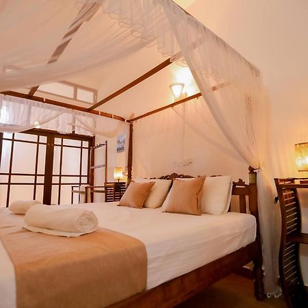 Nibbana Mirissa Hotel Экстерьер фото