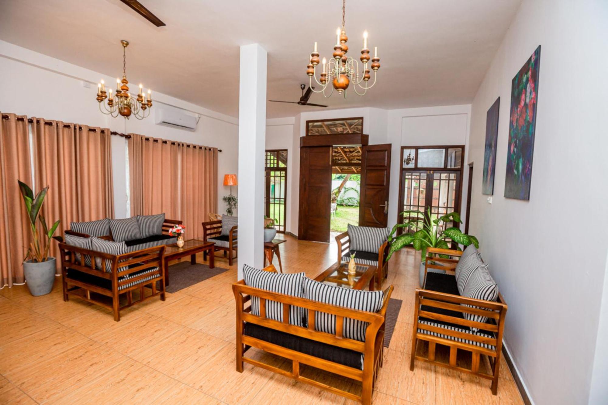 Nibbana Mirissa Hotel Экстерьер фото